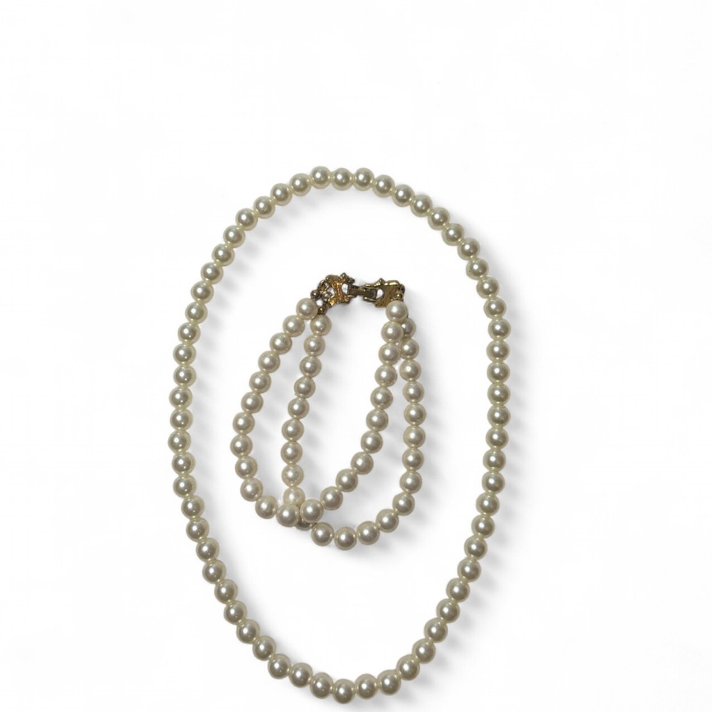 Vintage Elegant Pearl Necklace and Bracelet Set